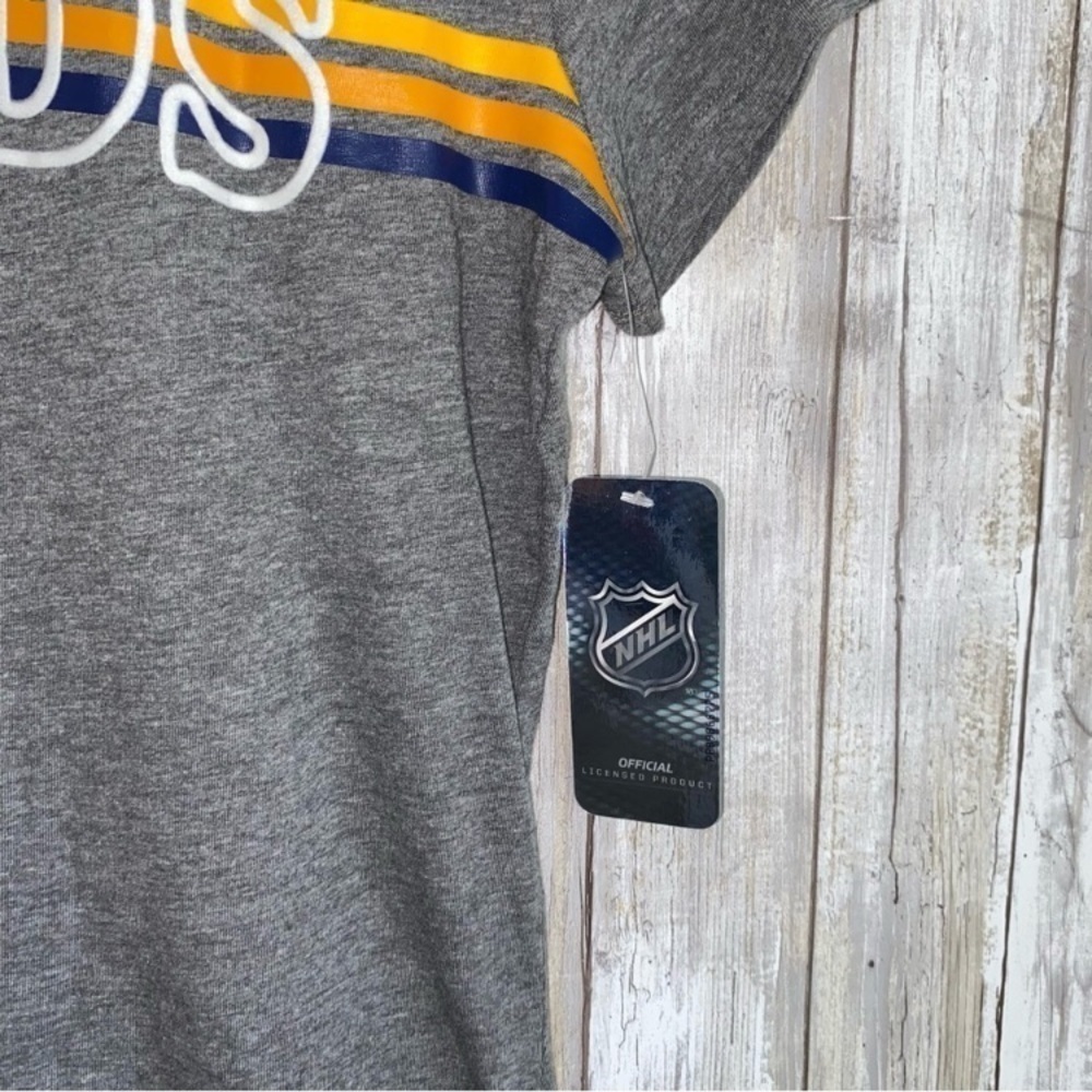 NWT NHL Nashville Predators Grey Velvet Lettering Tee - Picture 3 of 5